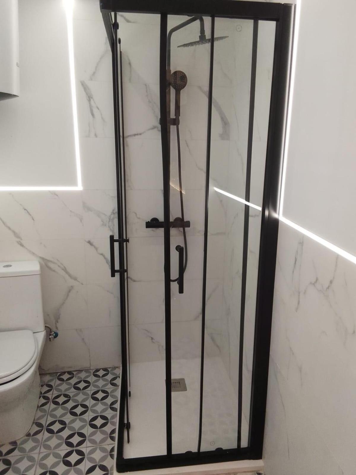 Apartamentos Palma Бенидорм Стая снимка